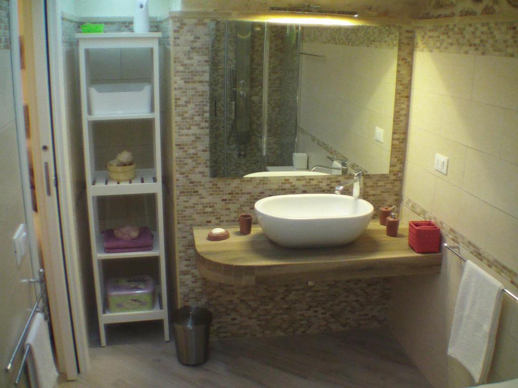 La Grotta Bed & Breakfast เมซานเย ภายนอก รูปภาพ