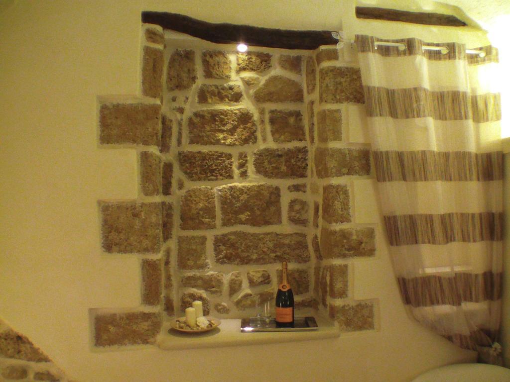 La Grotta Bed & Breakfast เมซานเย ภายนอก รูปภาพ